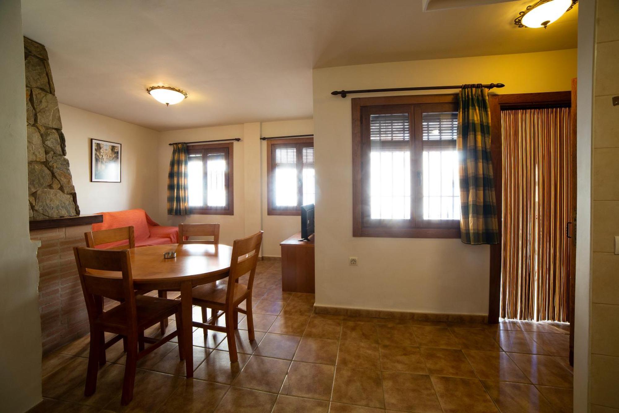 Apartamentos Berrocal Alcala del Jucar Luaran gambar